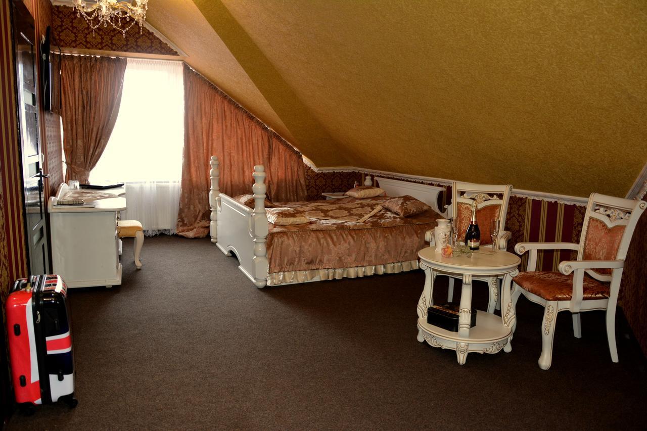 Golden Palace Dubove エクステリア 写真