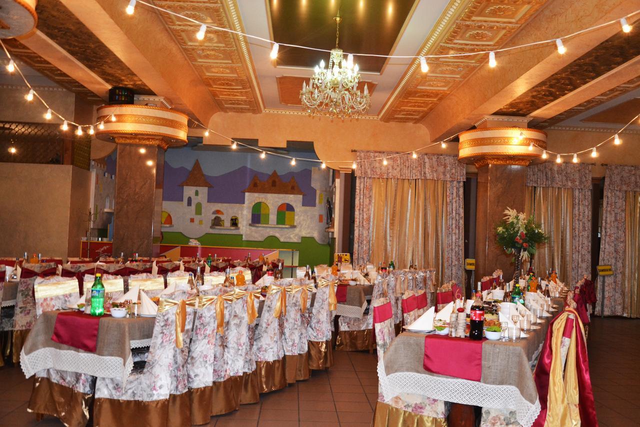 Golden Palace Dubove エクステリア 写真