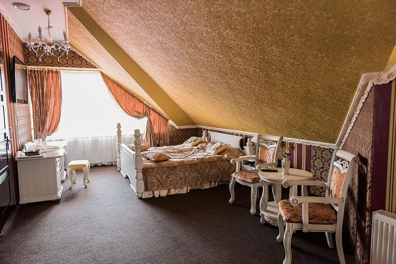 Golden Palace Dubove エクステリア 写真