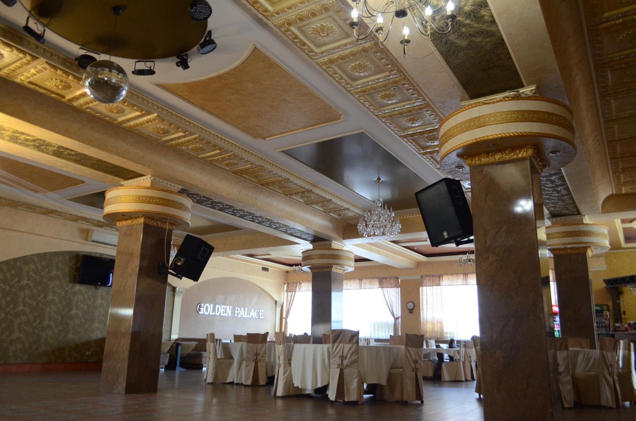 Golden Palace Dubove エクステリア 写真